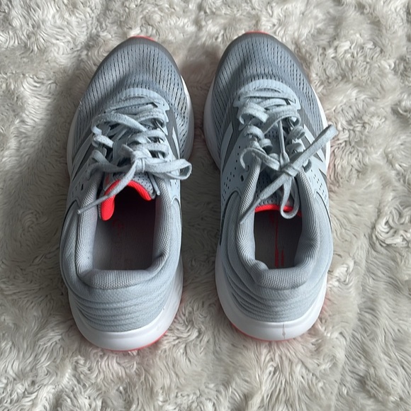 New Balance Women’s 520 V7 Gray Running Shoes Size 6 - Picture 4 of 4